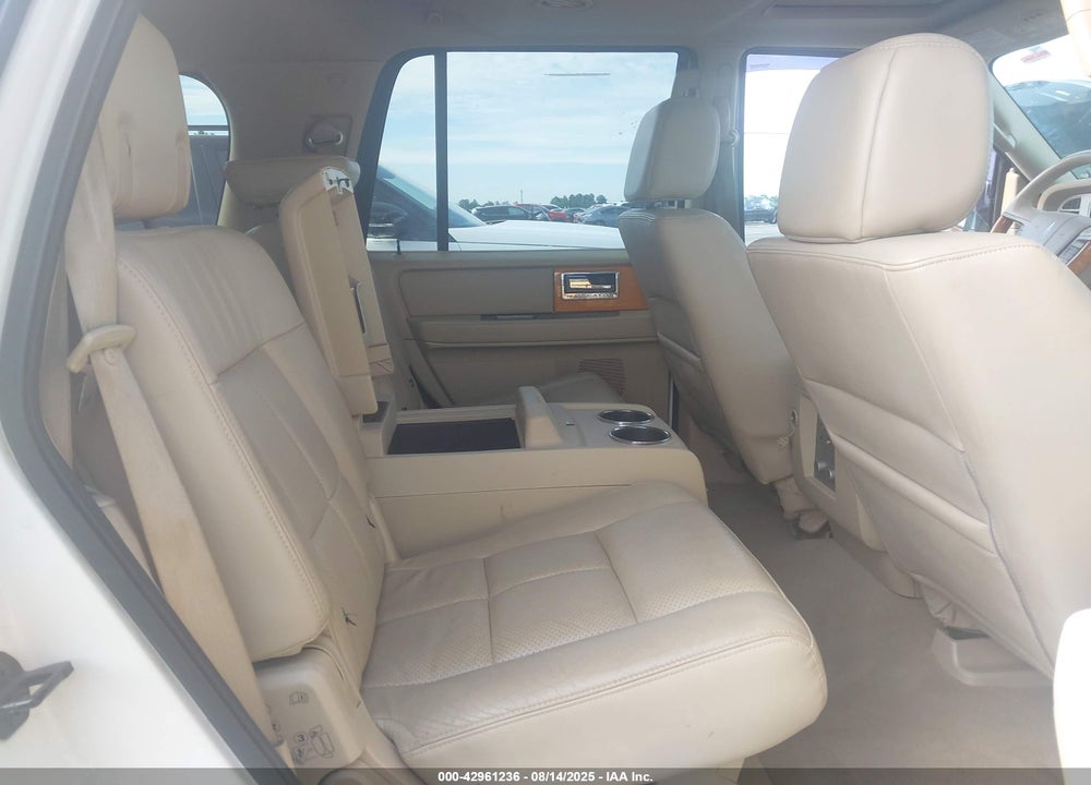 2008 LINCOLN NAVIGATOR VIN: 5LMFU27568LJ02076