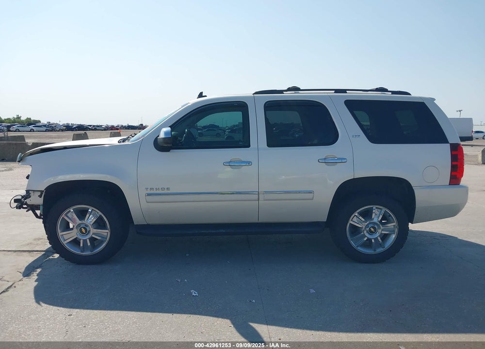 2009 CHEVROLET TAHOE LTZ VIN: 1GNFK33029R298133