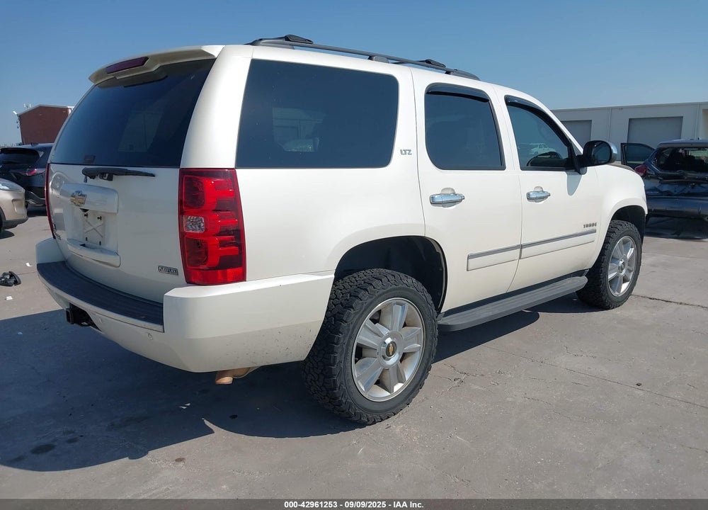 2009 CHEVROLET TAHOE LTZ VIN: 1GNFK33029R298133