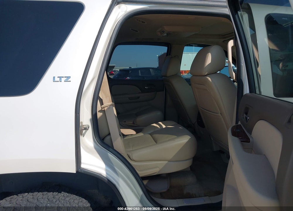 2009 CHEVROLET TAHOE LTZ VIN: 1GNFK33029R298133