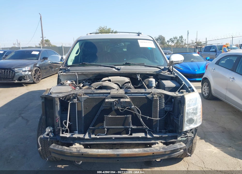 2011 CADILLAC ESCALADE VIN: 1GYS4AEF5BR257003