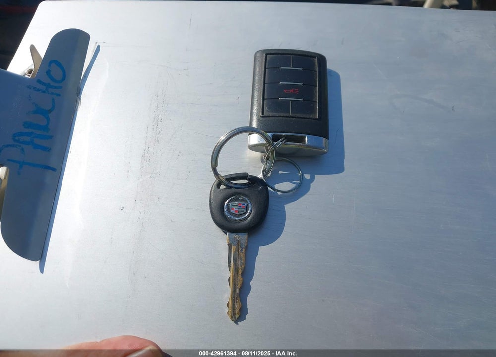 2011 CADILLAC ESCALADE VIN: 1GYS4AEF5BR257003
