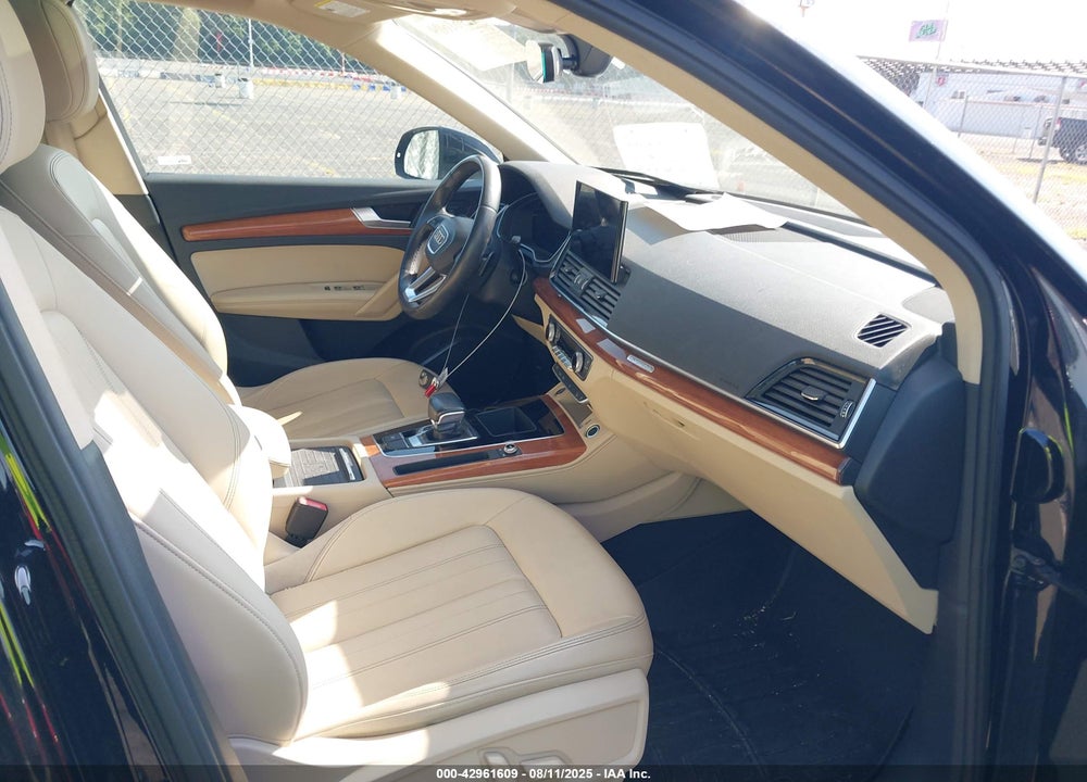2021 AUDI Q5 VIN: WA1BAAFY7M2015589