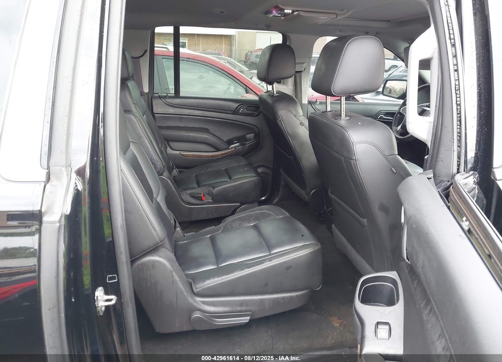 2017 CHEVROLET SUBURBAN VIN: 1GNSKHKCXHR250501