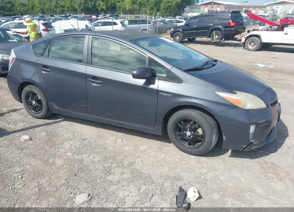 2014 TOYOTA PRIUS TWO VIN: JTDKN3DU6E1772352
