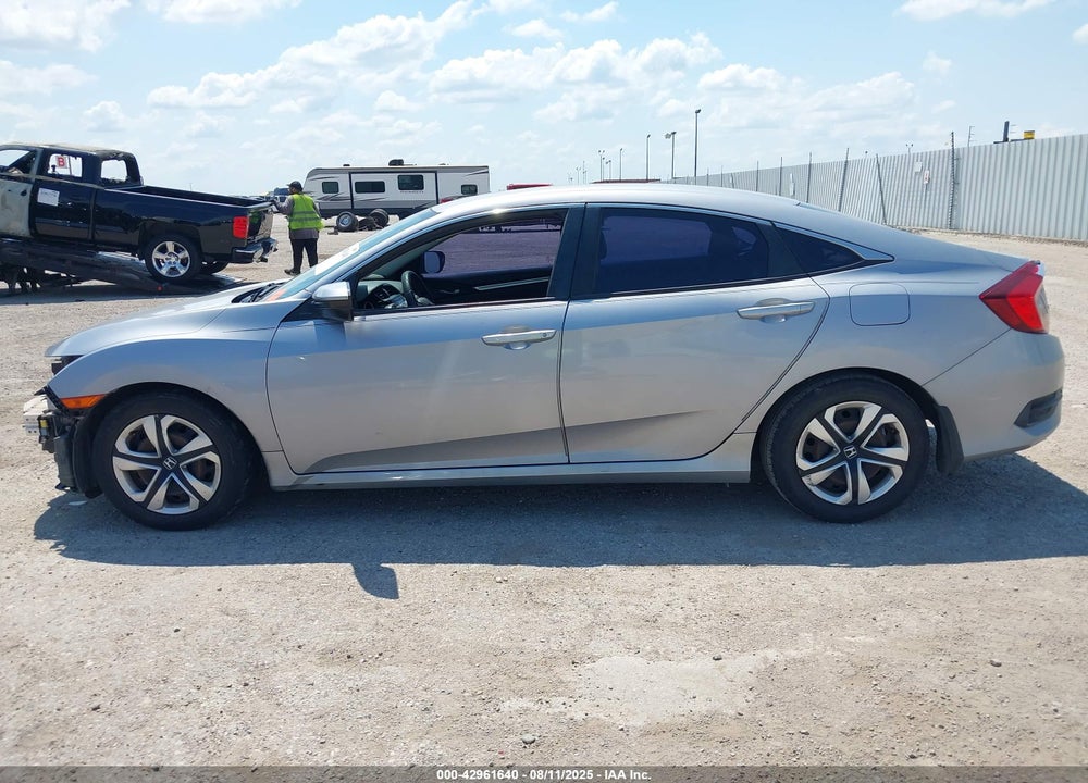 2018 HONDA CIVIC VIN: 2HGFC2F52JH527228