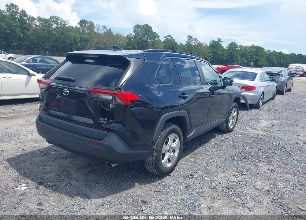 2021 TOYOTA RAV4 VIN: 2T3P1RFV0MW200462
