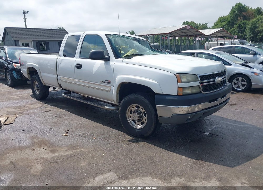 2005 CHEVROLET SILVERADO 2500HD LS VIN: 1GCHK29205E282020