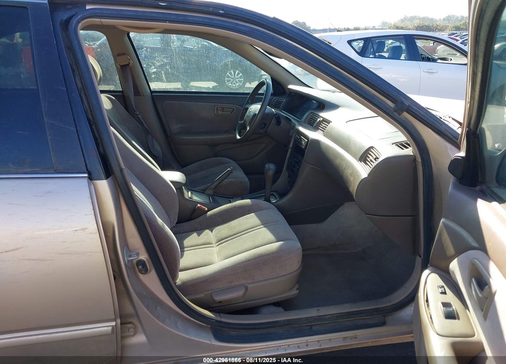 1999 TOYOTA CAMRY LE V6 VIN: 4T1BF22K3XU929681