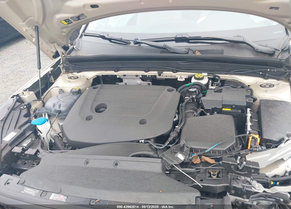 2025 VOLVO XC40 B5 PLUS DARK THEME VIN: YV4L12UC2S2452501