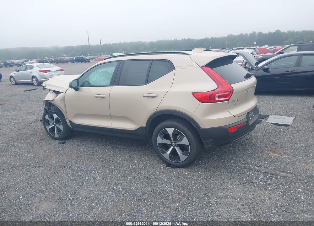 2025 VOLVO XC40 B5 PLUS DARK THEME VIN: YV4L12UC2S2452501