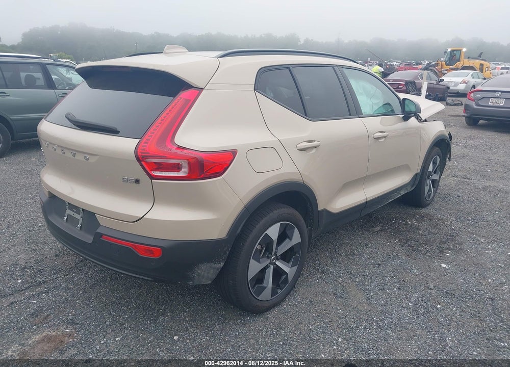 2025 VOLVO XC40 B5 PLUS DARK THEME VIN: YV4L12UC2S2452501