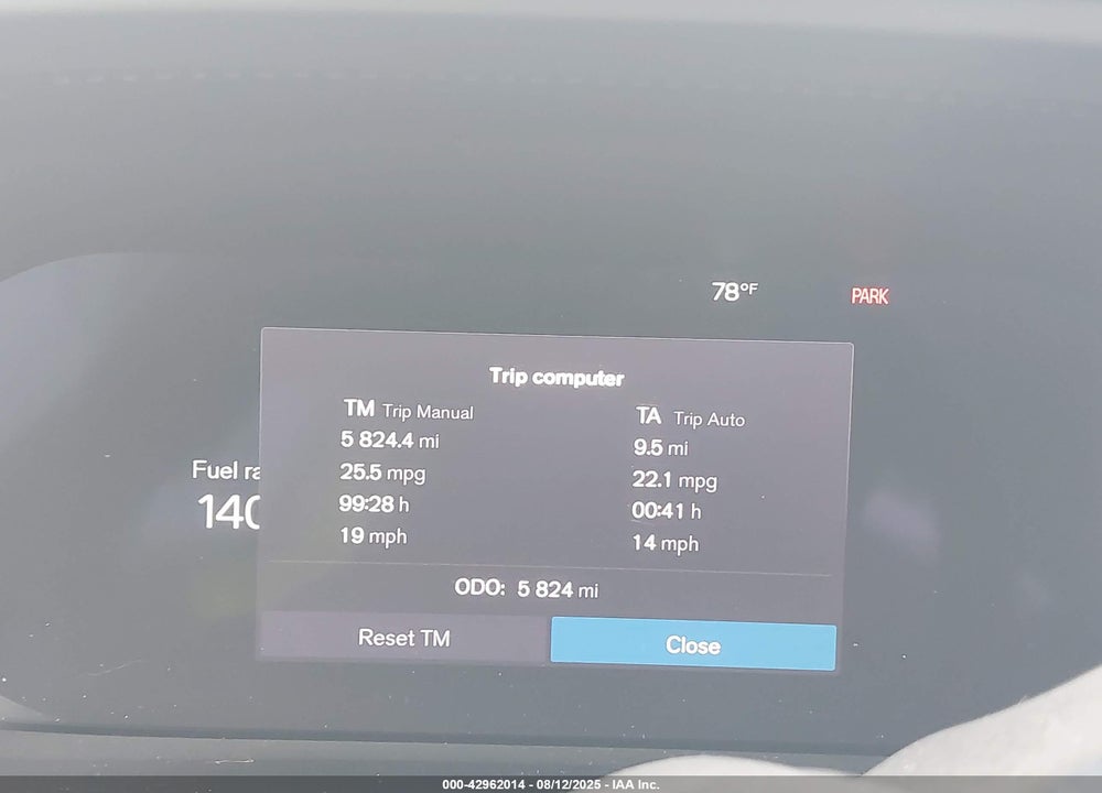 2025 VOLVO XC40 B5 PLUS DARK THEME VIN: YV4L12UC2S2452501