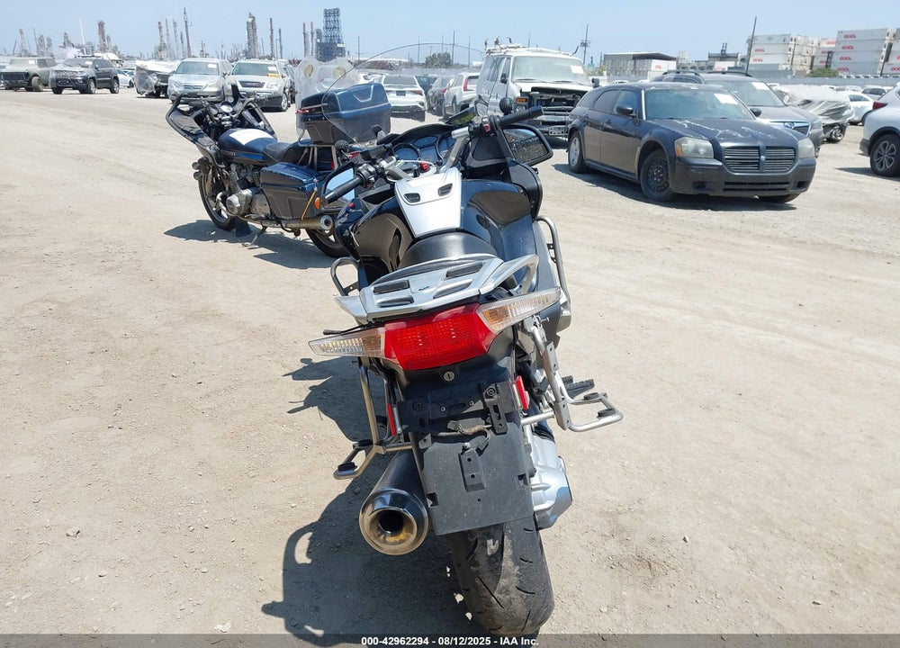 2012 BMW R1200 RT VIN: WB1044002CZW21443