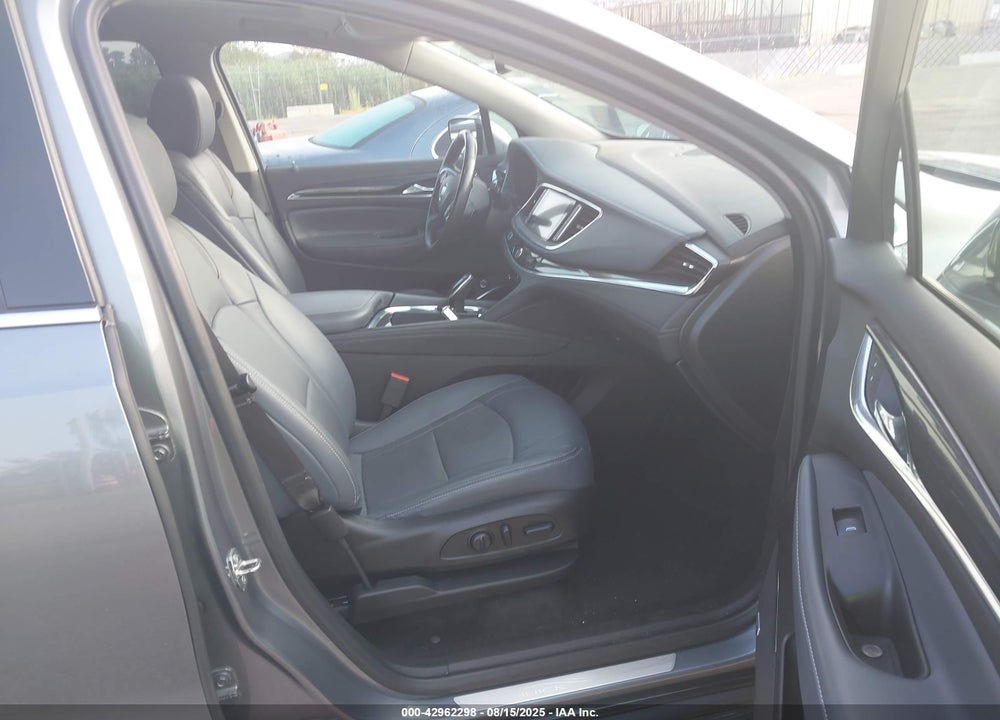 2021 BUICK ENCLAVE VIN: 5GAEVAKW3MJ218644