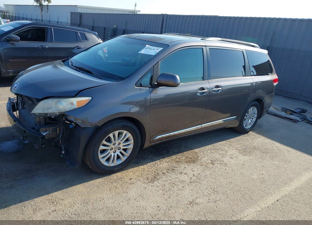 2012 TOYOTA SIENNA XLE V6 8 PASSENGER VIN: 5TDYK3DC9CS239633