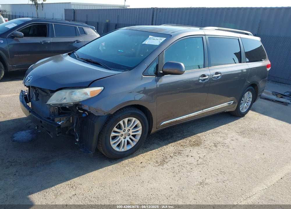 2012 TOYOTA SIENNA XLE V6 8 PASSENGER VIN: 5TDYK3DC9CS239633