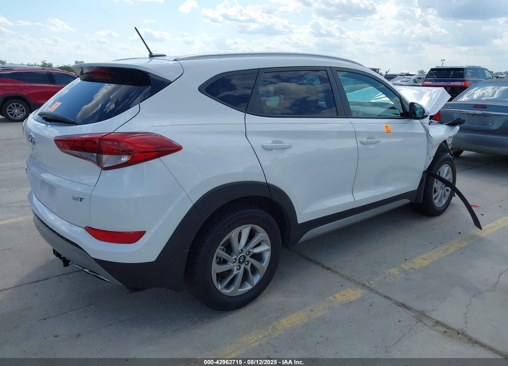 2017 HYUNDAI TUCSON VIN: KM8J33A20HU310033