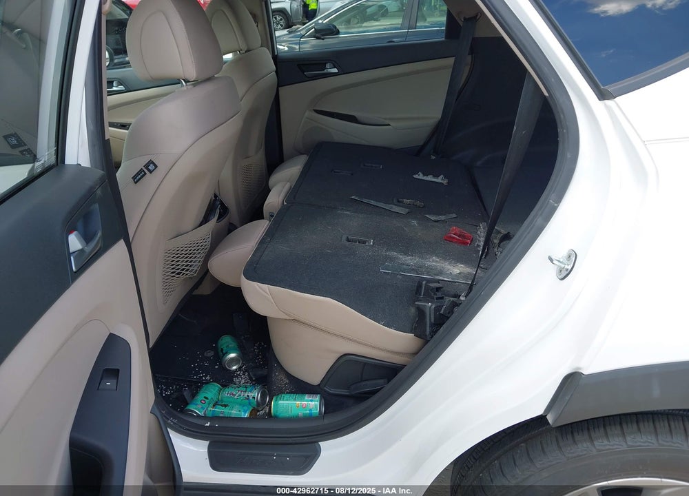 2017 HYUNDAI TUCSON VIN: KM8J33A20HU310033