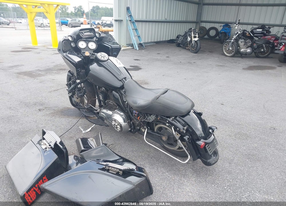 2012 HARLEY-DAVIDSON FLTRX ROAD GLIDE CUSTOM VIN: 1HD1KHM1XCB673997