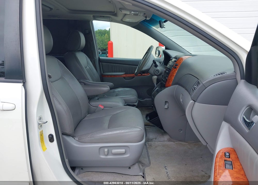 2010 TOYOTA SIENNA XLE VIN: 5TDYK4CC6AS342674