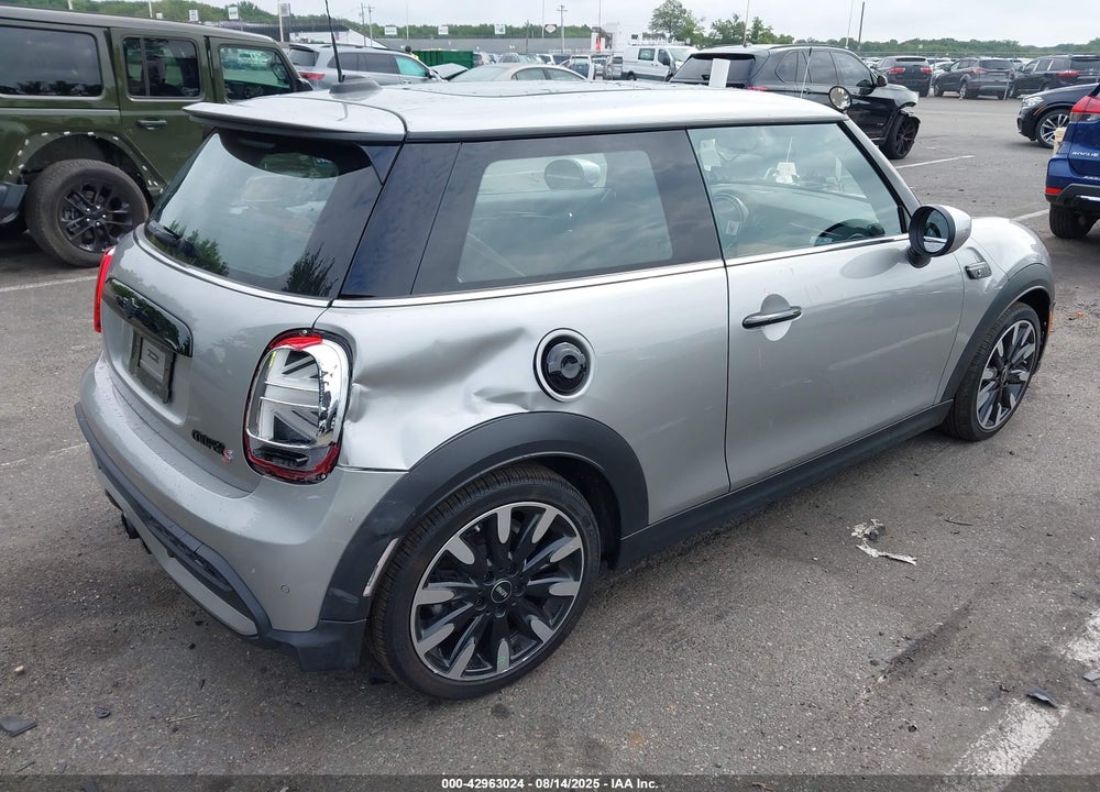2024 MINI HARDTOP COOPER S VIN: WMW53DH06R2V67174