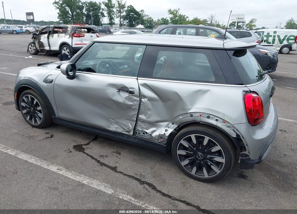 2024 MINI HARDTOP COOPER S VIN: WMW53DH06R2V67174