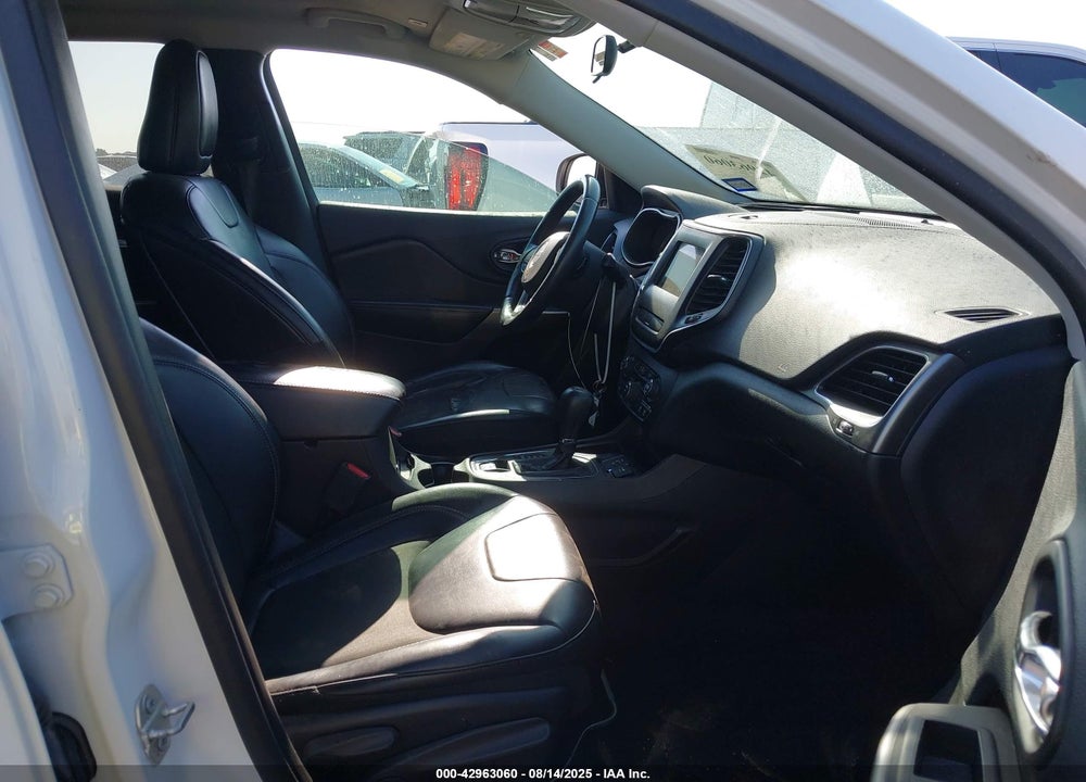 2019 JEEP CHEROKEE VIN: 1C4PJLLB0KD154651