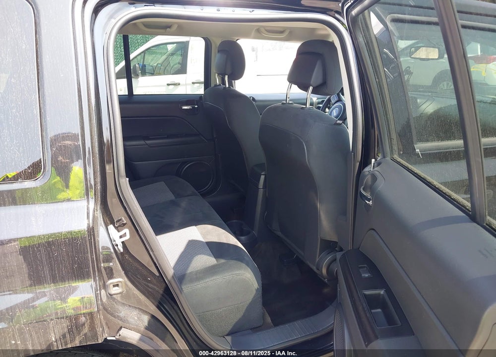 2016 JEEP PATRIOT VIN: 1C4NJPFA5GD640476