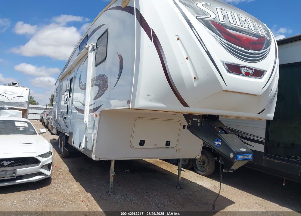 2014 FOREST RIVER PALOMINO SABRE M-32BHOK VIN: 4X4FSRH22E3008700