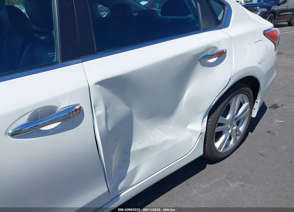 2015 NISSAN ALTIMA VIN: 1N4BL3AP5FC218560
