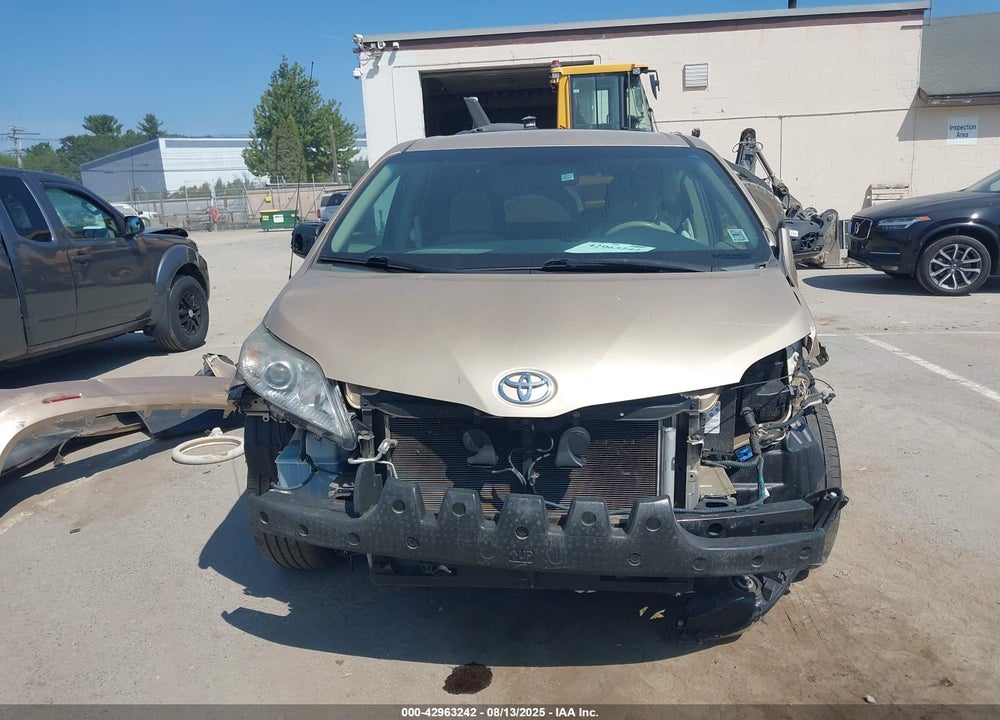 2012 TOYOTA SIENNA LE V6 8 PASSENGER VIN: 5TDKK3DC0CS179912