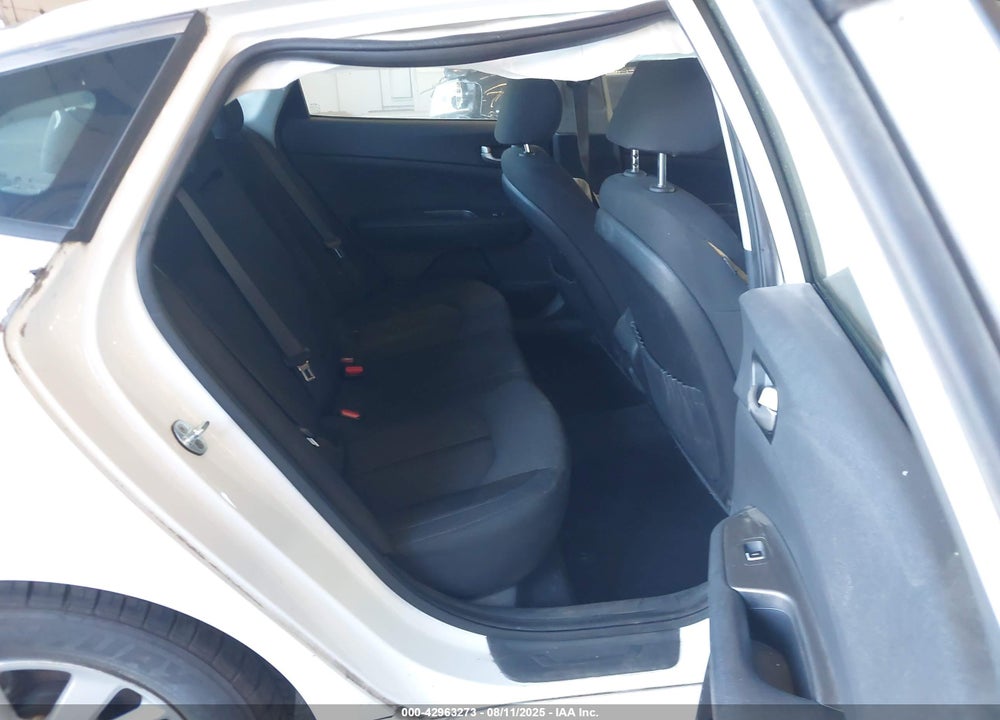 2016 KIA OPTIMA VIN: KNAGT4L36G5074312