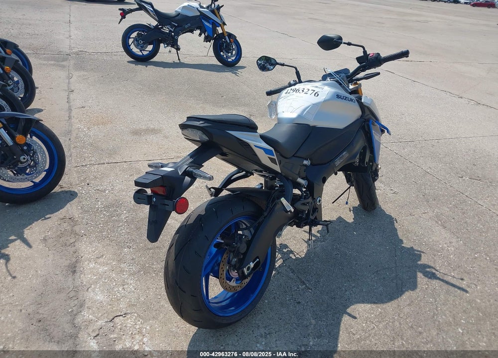 2025 SUZUKI GSX-S1000 A VIN: JS1EK11D6S7100034