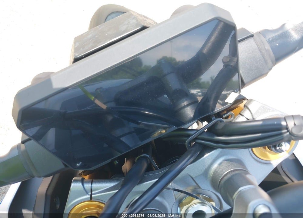 2025 SUZUKI GSX-S1000 A VIN: JS1EK11D6S7100034