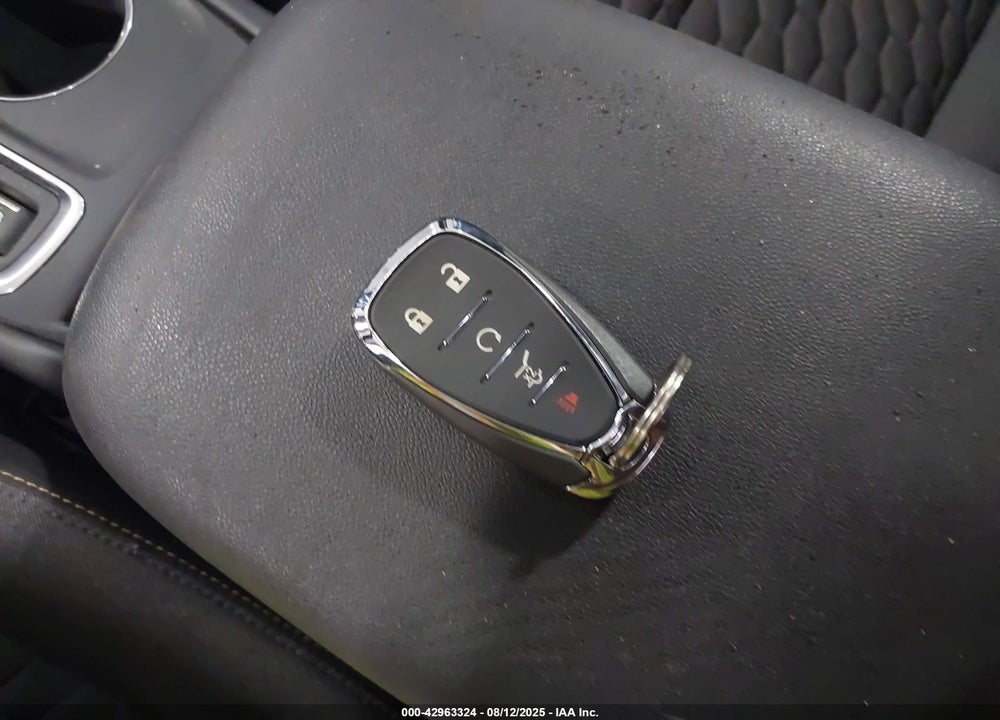 2019 CHEVROLET EQUINOX VIN: 3GNAXUEV0KS557165