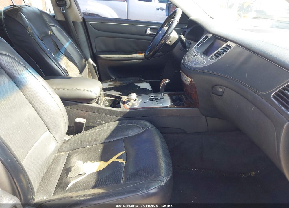 2010 HYUNDAI GENESIS VIN: KMHGC4DE0AU081090