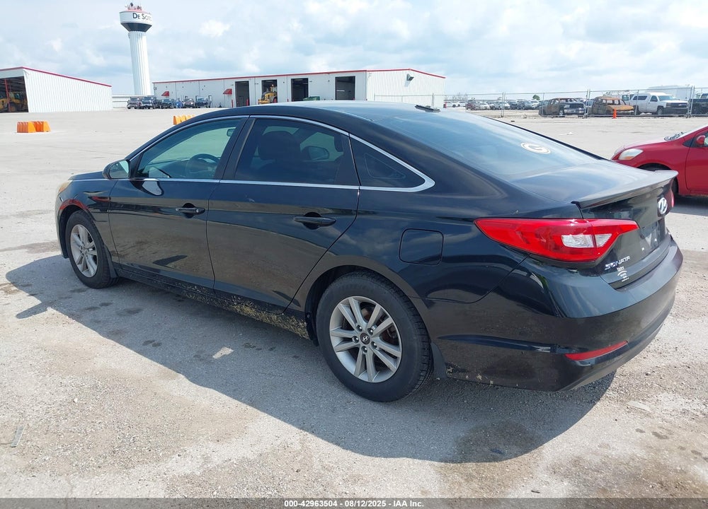 2015 HYUNDAI SONATA VIN: 5NPE24AF4FH188785