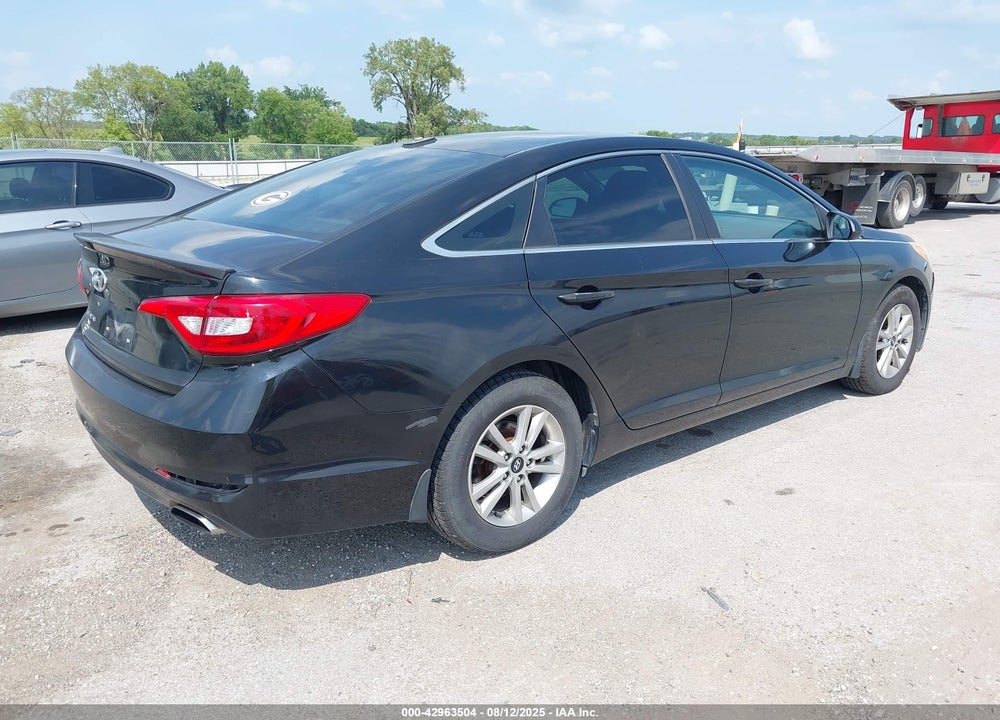 2015 HYUNDAI SONATA VIN: 5NPE24AF4FH188785