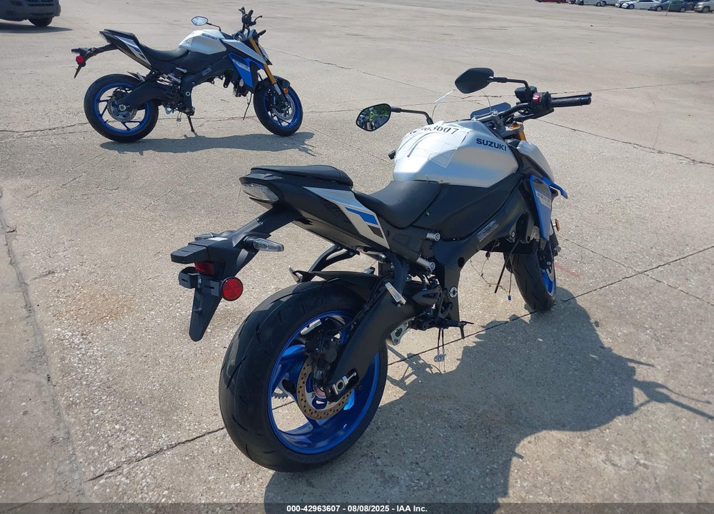 2025 SUZUKI GSX-S1000 A VIN: JS1EK11D8S7100021
