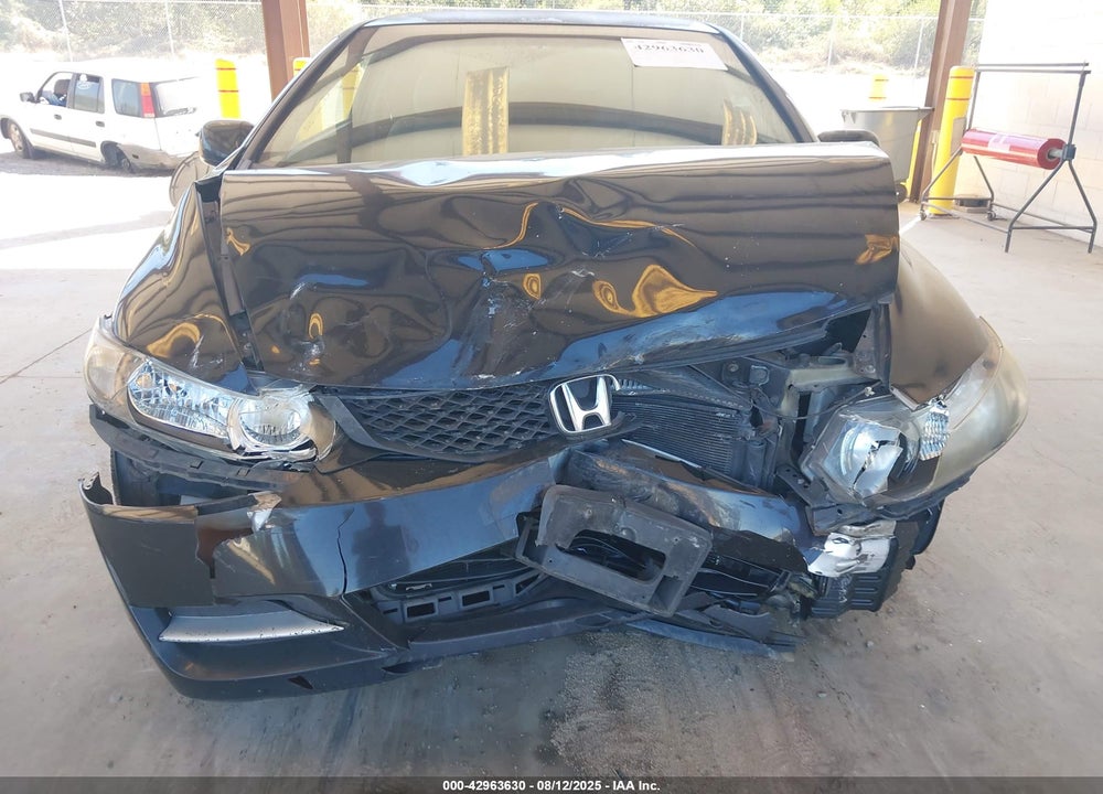 2011 HONDA CIVIC LX VIN: 2HGFG1B65BH519512