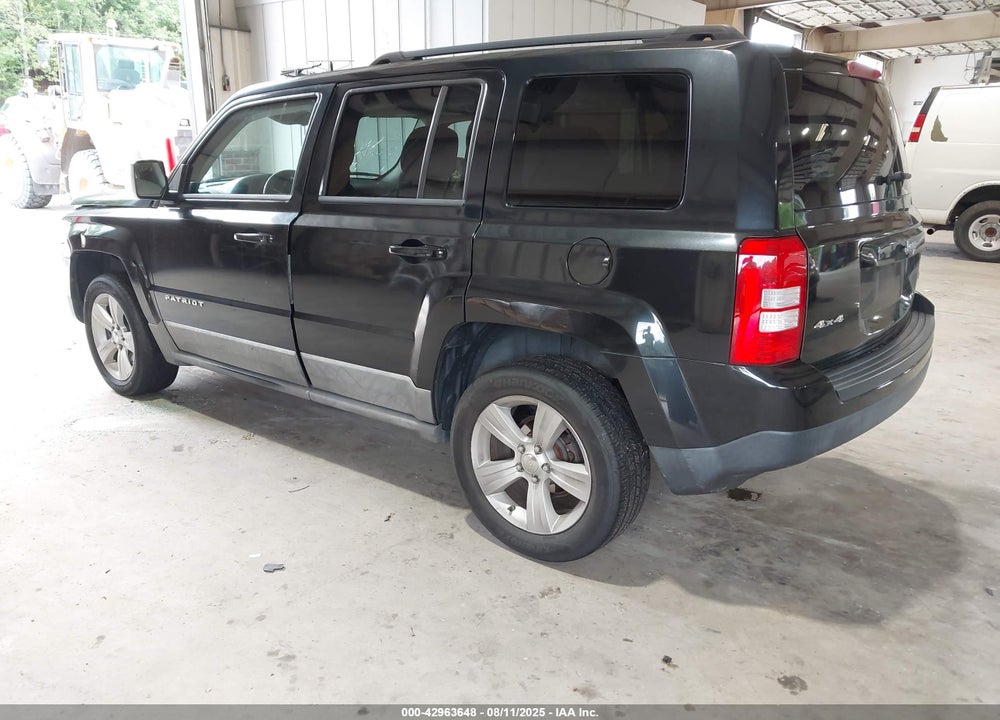 2011 JEEP PATRIOT SPORT VIN: 1J4NF1GB8BD112438