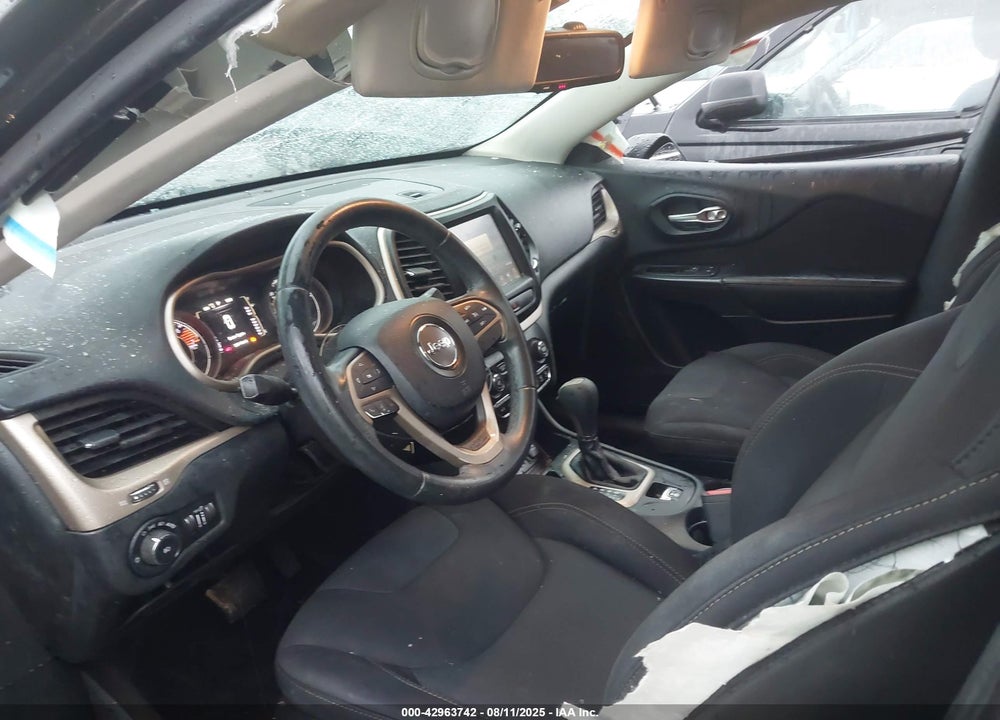2016 JEEP CHEROKEE VIN: 1C4PJLCB8GW371005