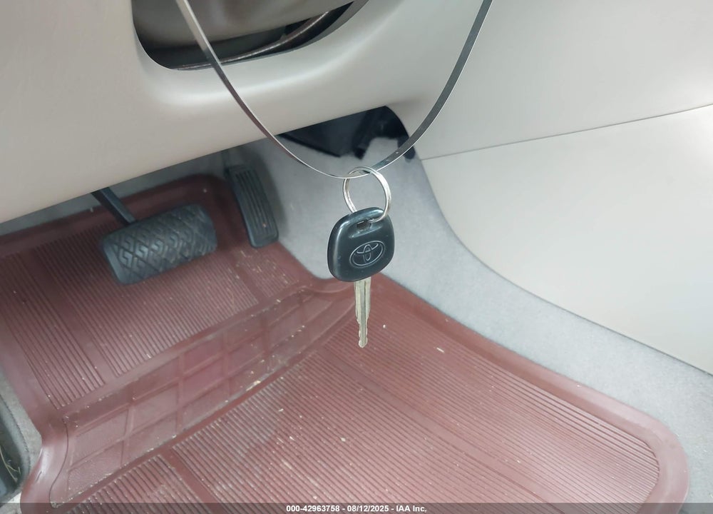 2007 TOYOTA COROLLA LE VIN: 2T1BR32E27C746684