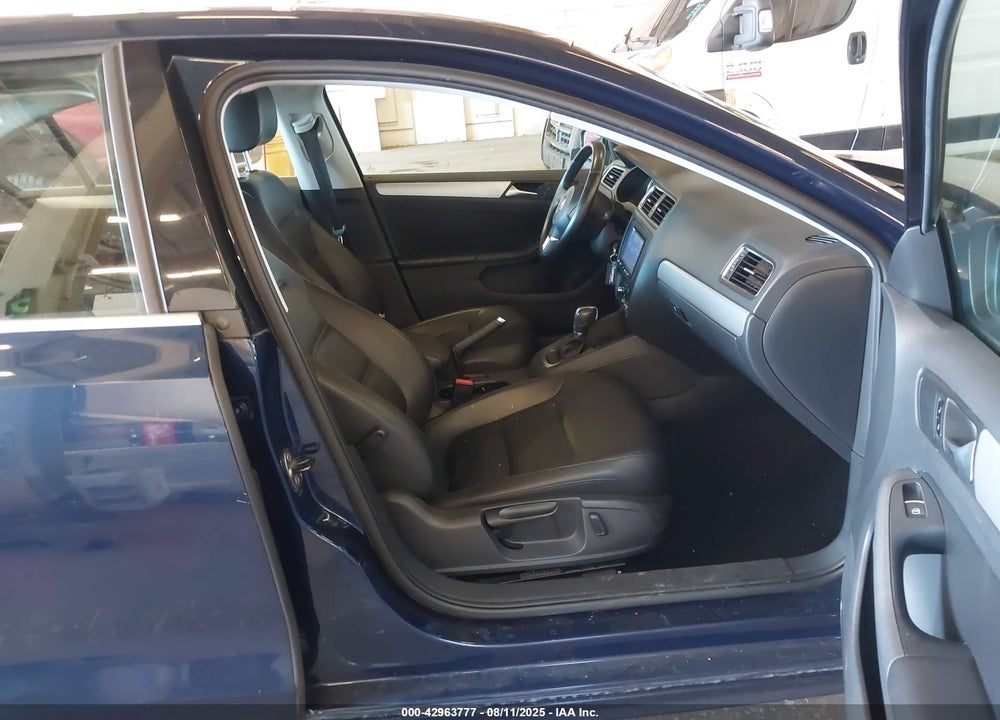 2013 VOLKSWAGEN JETTA VIN: 3VWDP7AJ9DM420630