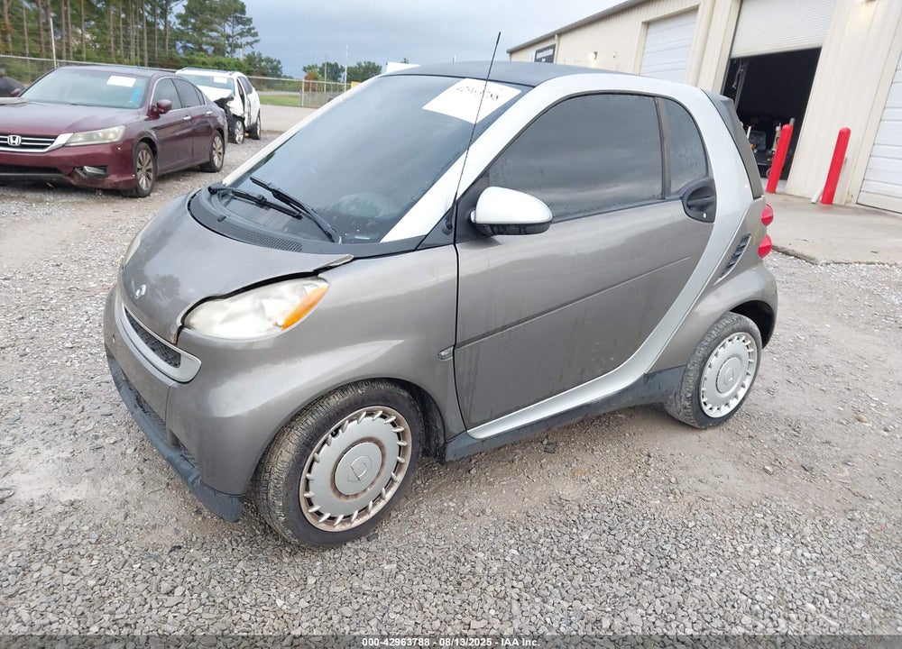2011 SMART FORTWO VIN: WMEEJ3BA9BK450491