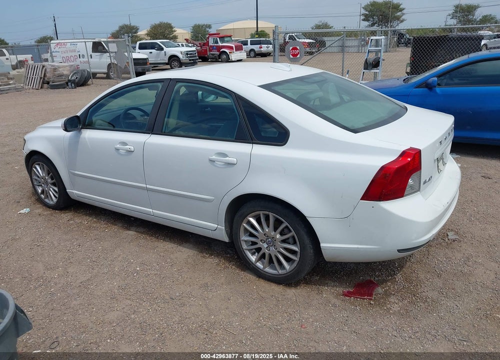 2009 VOLVO S40 2.4I VIN: YV1MS382X92462600