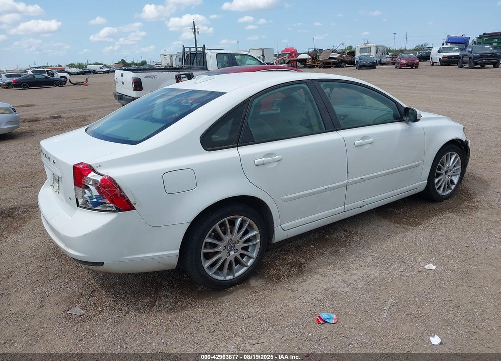 2009 VOLVO S40 2.4I VIN: YV1MS382X92462600