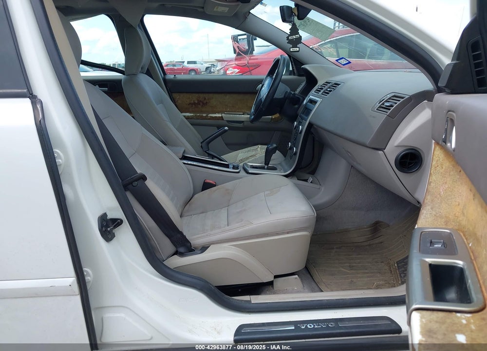 2009 VOLVO S40 2.4I VIN: YV1MS382X92462600