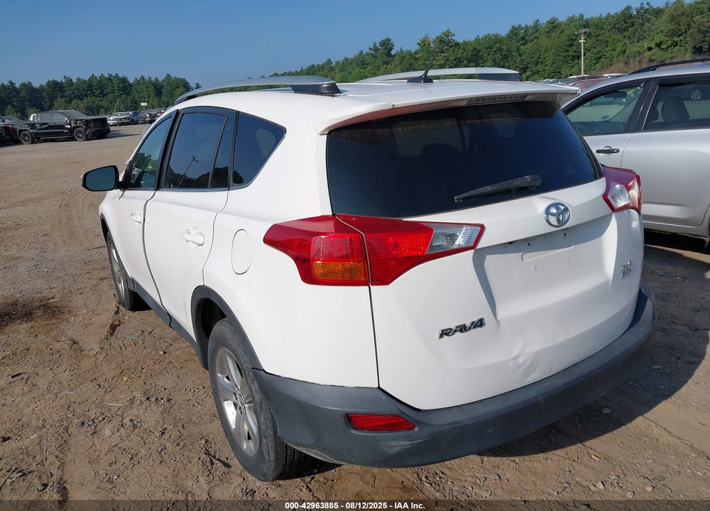 2015 TOYOTA RAV4 XLE VIN: 2T3RFREV0FW242239